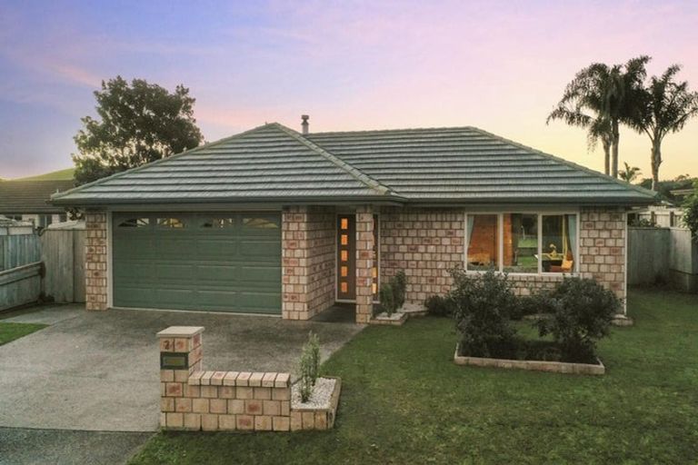 Photo of property in 2 Halyard Loop, Haruru, 0204