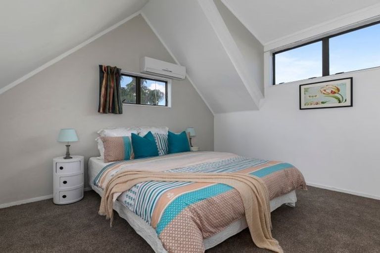 Photo of property in 11 Titirangi Road, New Lynn, Auckland, 0600