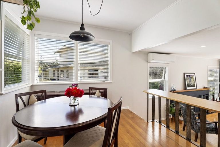 Photo of property in 1/16 Weldene Avenue, Glenfield, Auckland, 0629