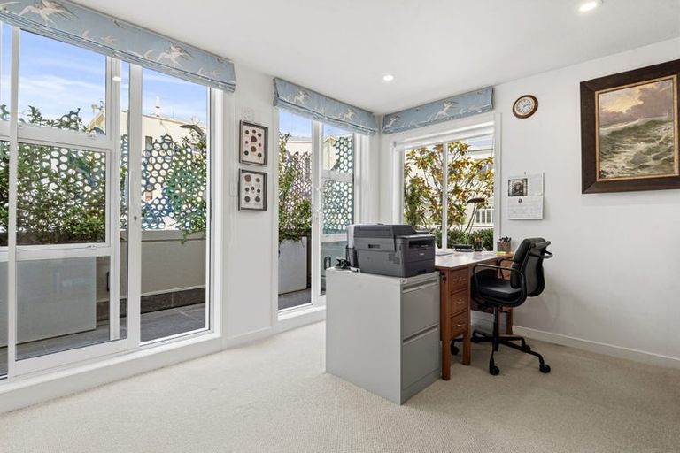 Photo of property in 1/2a Queens Parade, Devonport, Auckland, 0624