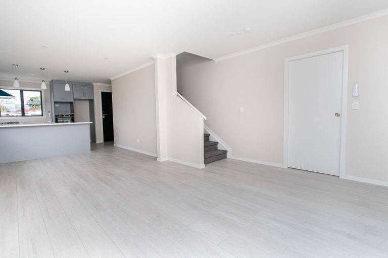 Photo of property in 2/1 Splitt Avenue, Glenview, Hamilton, 3206