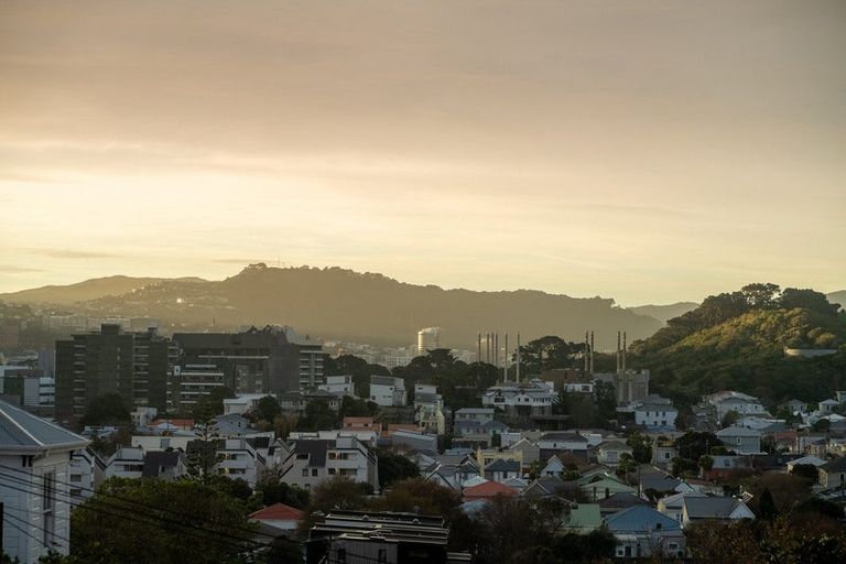 Photo of property in 18 Lawrence Street, Newtown, Wellington, 6021