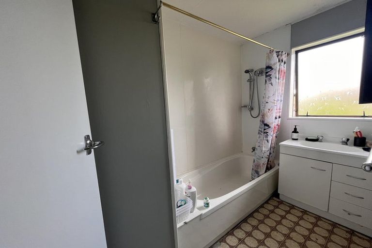 Photo of property in 11a Kaimanawa Street, Kelvin Grove, Palmerston North, 4414