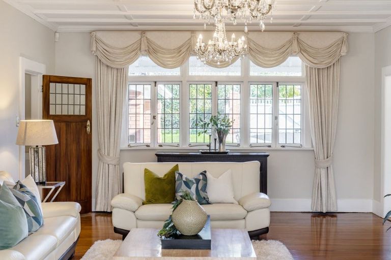 Photo of property in 207 Hurstmere Road, Takapuna, Auckland, 0622