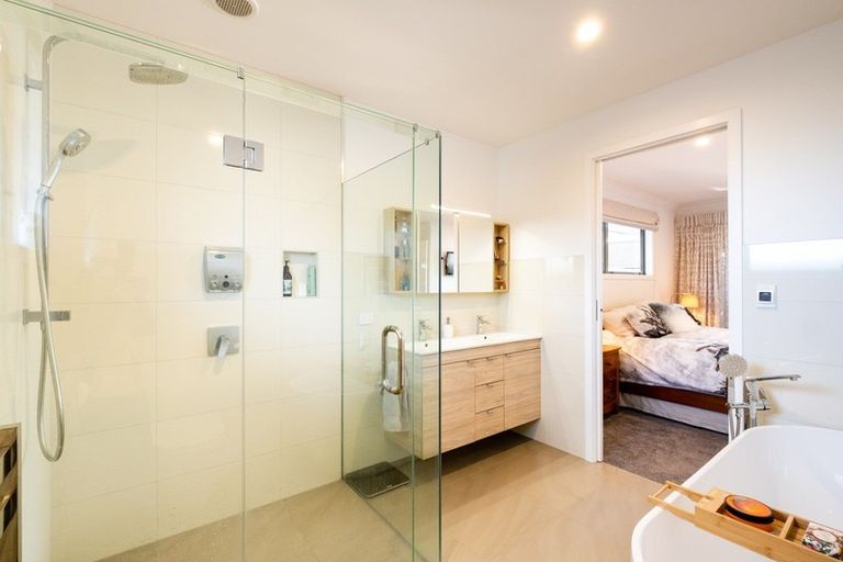 Photo of property in 11 Benmore Place, Poraiti, Napier, 4112