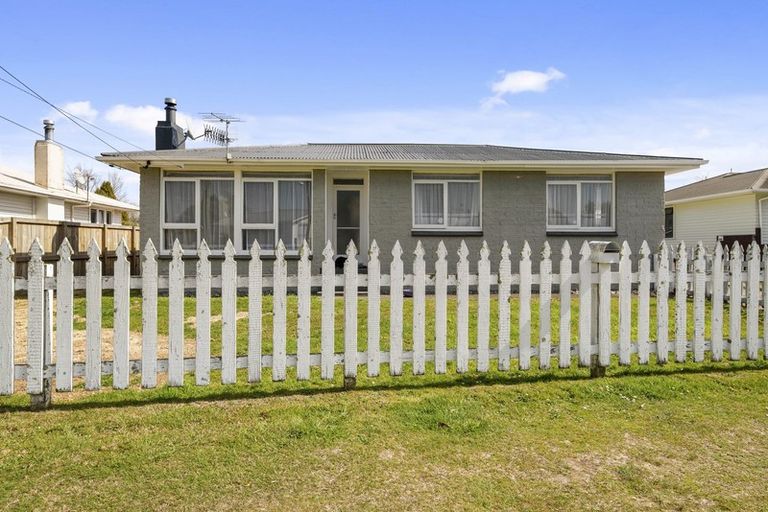 Photo of property in 8 Kahu Street, Utuhina, Rotorua, 3015