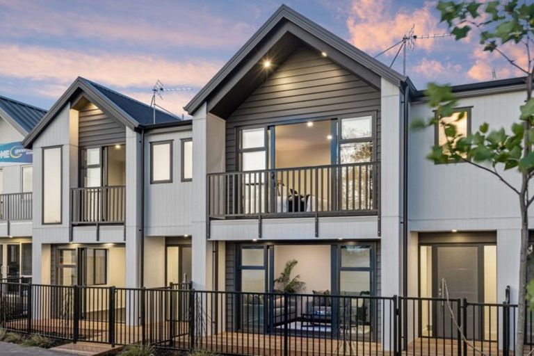 Photo of property in 17 Holmes Hanover Lane, Halswell, Christchurch, 8025