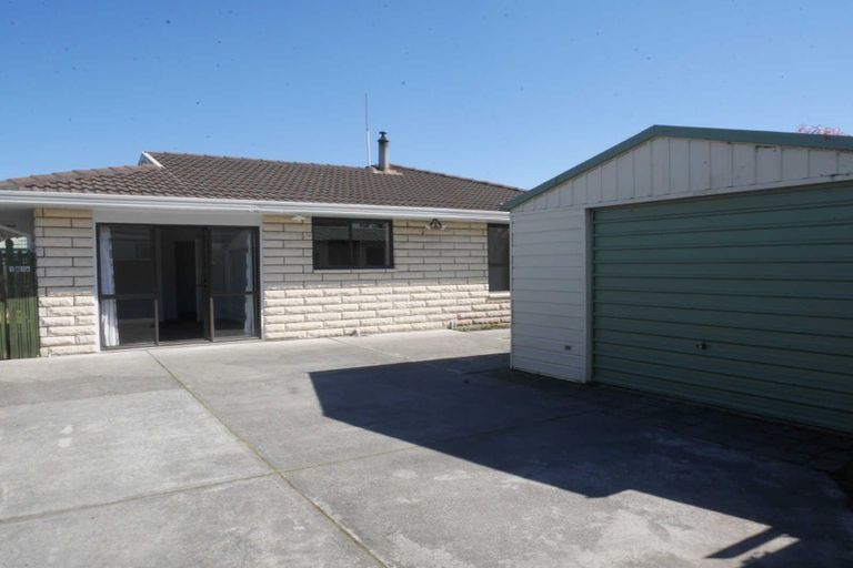 Photo of property in 2/181 Wairakei Road, Bryndwr, Christchurch, 8053