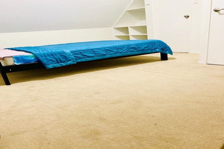 Photo of property in 2 Caspian Close, New Lynn, Auckland, 0600