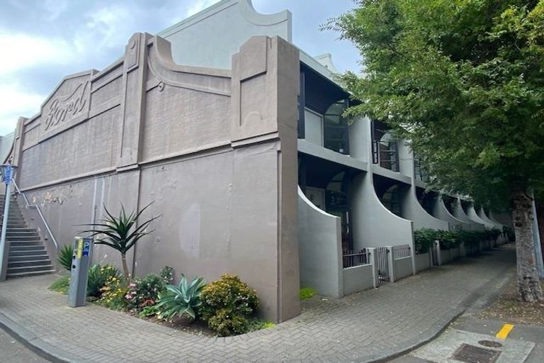 Photo of property in Mendosa Terraces Apartments, 13/9 Ebor Street, Te Aro, Wellington, 6011