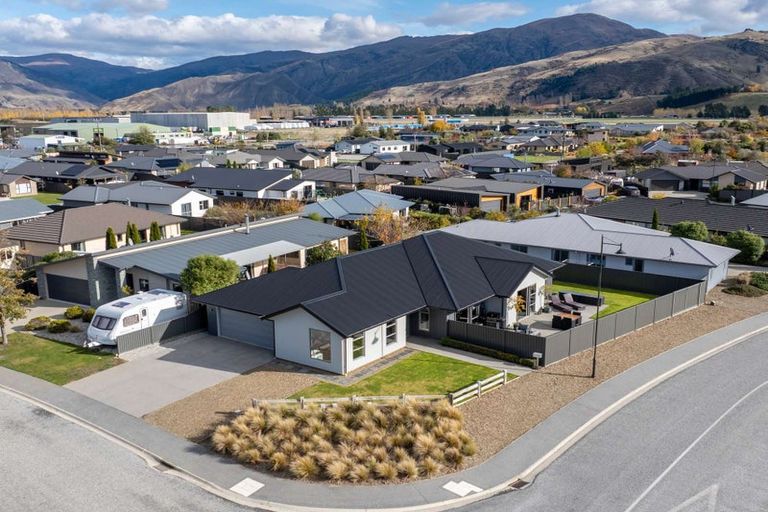 Photo of property in 14 Stowell Drive, Cromwell, 9310