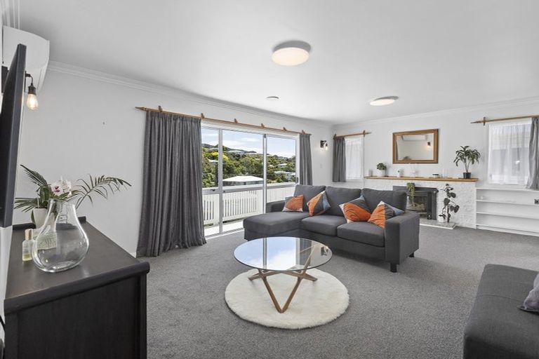 Photo of property in 19 Pembroke Street, Tawa, Wellington, 5028