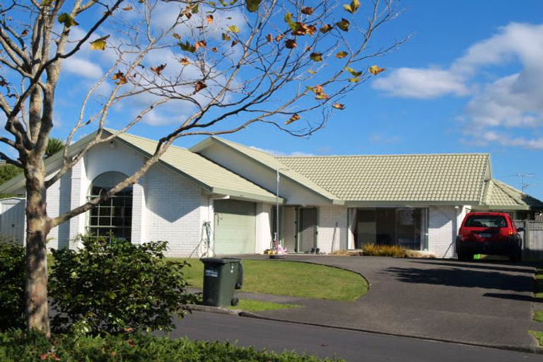 Photo of property in 9 Ravensdale Rise, Northpark, Auckland, 2013