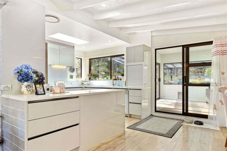 Photo of property in 14 Yelash Road, Massey, Auckland, 0614