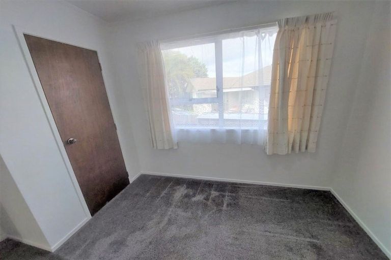 Photo of property in 1/3 Tyndrum Place, Highland Park, Auckland, 2010