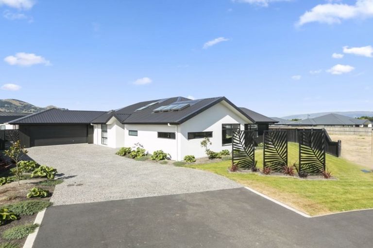 Photo of property in 17 Carrick Place, Mosgiel, 9024