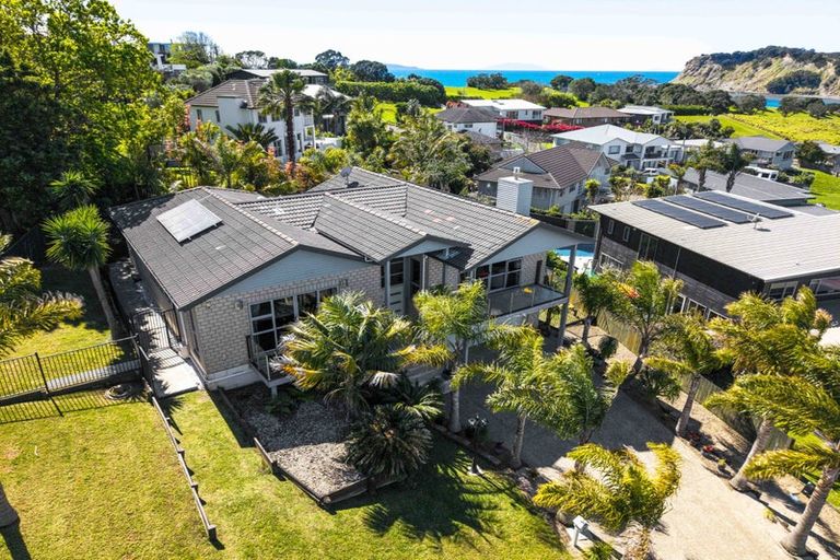 Photo of property in 21 Kotanui Avenue, Army Bay, Whangaparaoa, 0930