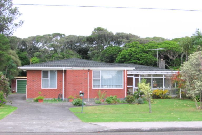 Photo of property in 32 Ngaio Road, Waikanae, 5036