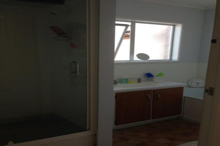 Photo of property in 2/50 Te Kanawa Crescent, Henderson, Auckland, 0610