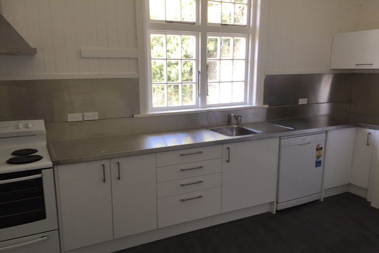 Photo of property in 9 Grass Street, Oriental Bay, Wellington, 6011