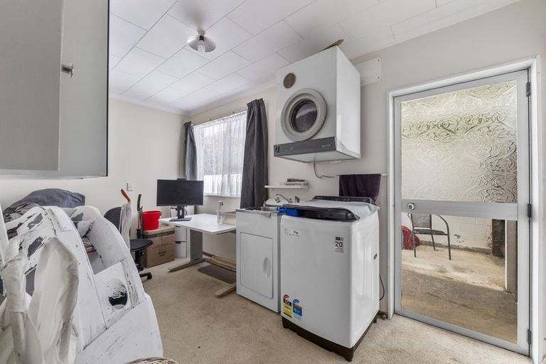 Photo of property in 17 Mace Street, Waitara, 4320