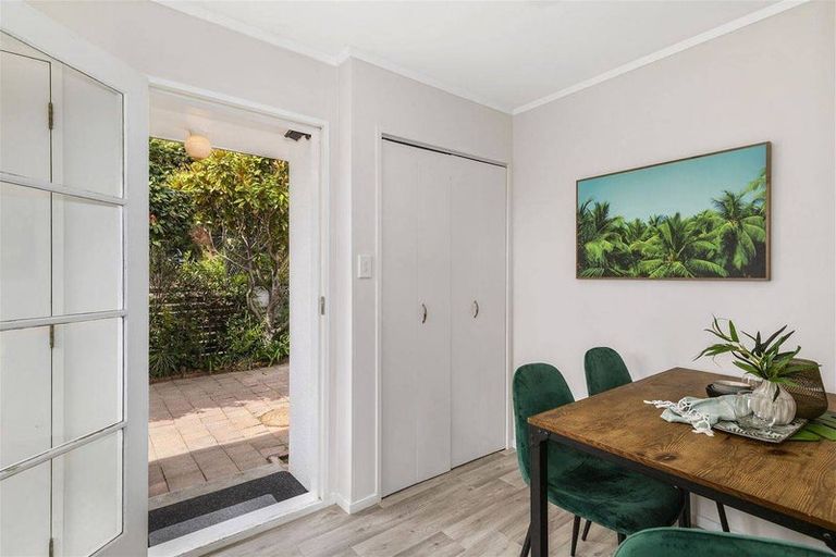 Photo of property in 4 Kinloch Place, Papakowhai, Porirua, 5024