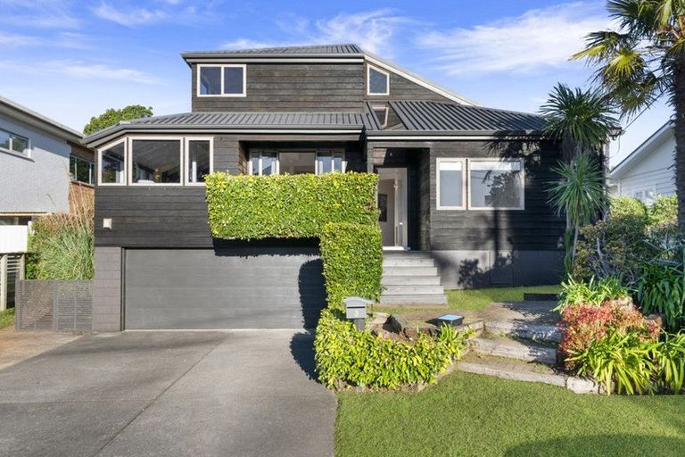 Photo of property in 3 Rewiti Avenue, Takapuna, Auckland, 0622