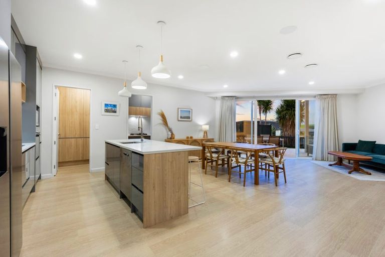 Photo of property in 11 Tawatawa Street, Long Bay, Auckland, 0630