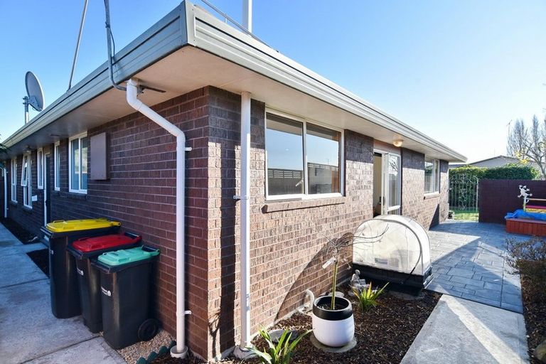 Photo of property in 2/19 Mulberry Place, Redwood, Christchurch, 8051