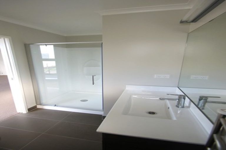 Photo of property in 10 Vincent Lane, Hobsonville, Auckland, 0616