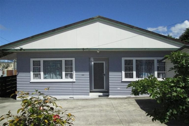 Photo of property in 104 Stokes Valley Road, Stokes Valley, Lower Hutt, 5019