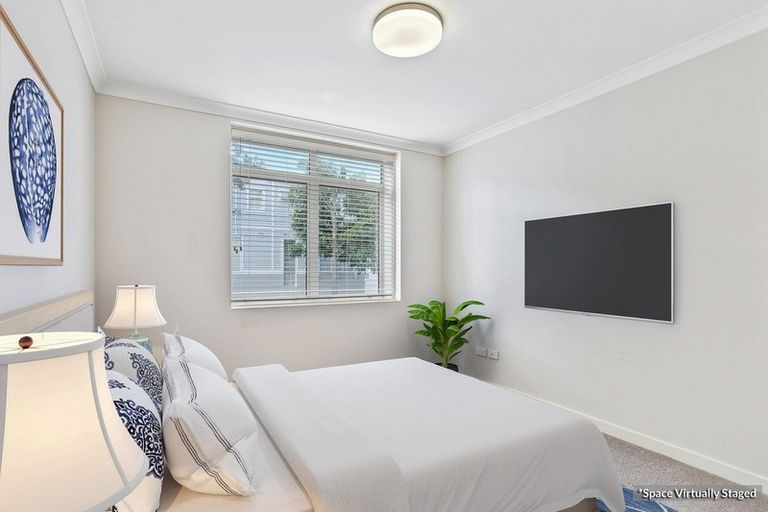 Photo of property in 15 Parkside Drive, Orewa, 0931