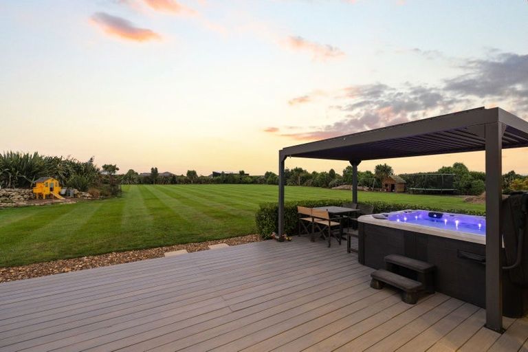 Photo of property in 22 Landsborough Drive, Darfield, 7571