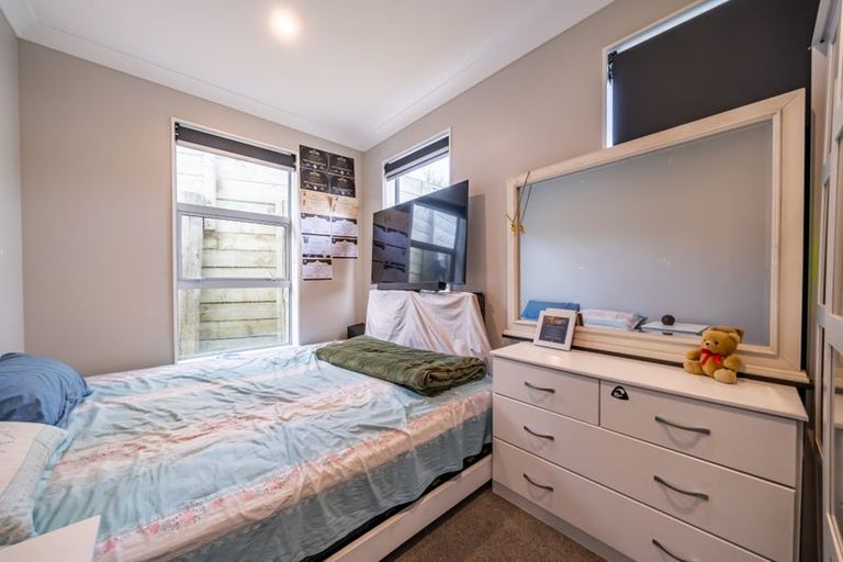 Photo of property in 31 Percy Kinsman Crescent, Riverstone Terraces, Upper Hutt, 5018