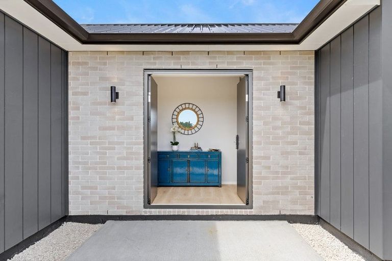Photo of property in 5 Karepe Lane, Kumeu, 0810