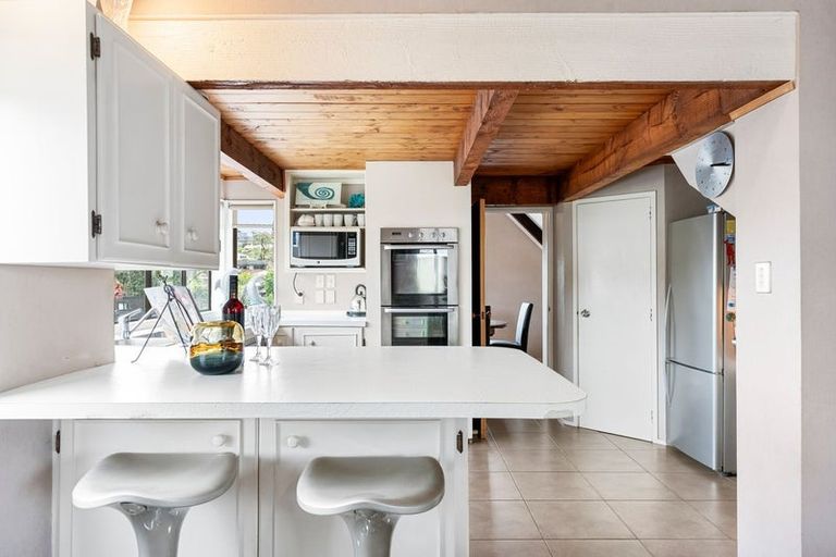 Photo of property in 1 Adonis Place, Half Moon Bay, Auckland, 2012