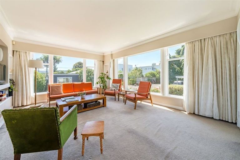 Photo of property in 67 Whites Line East, Waiwhetu, Lower Hutt, 5010