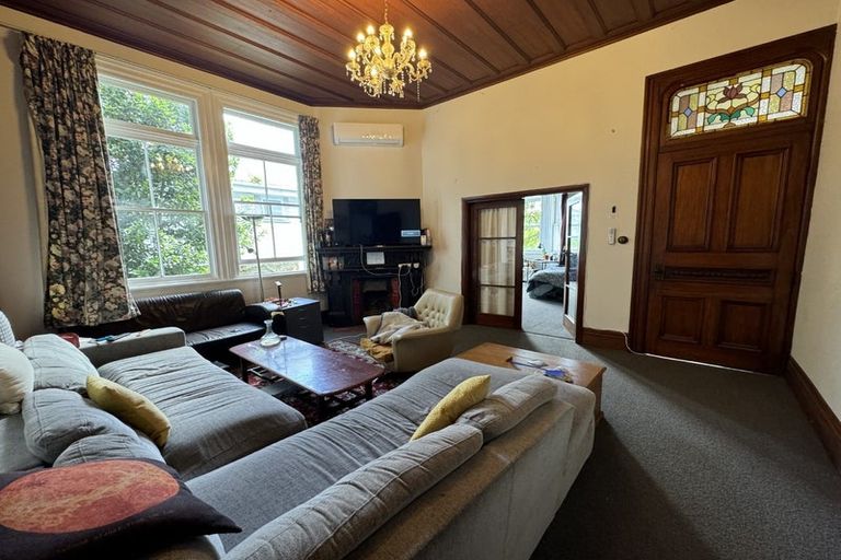 Photo of property in 37 Te Wharepouri Street, Berhampore, Wellington, 6023