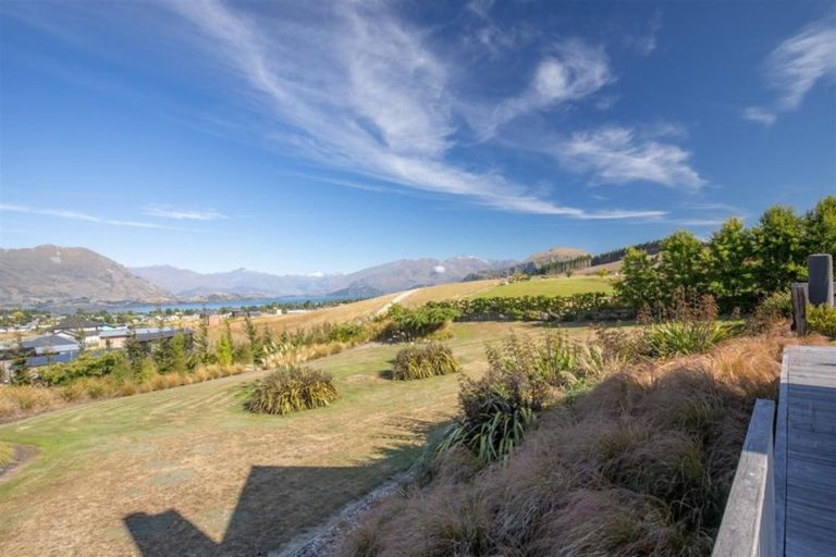 Photo of property in 1 Peak View Ridge, Wanaka, 9305