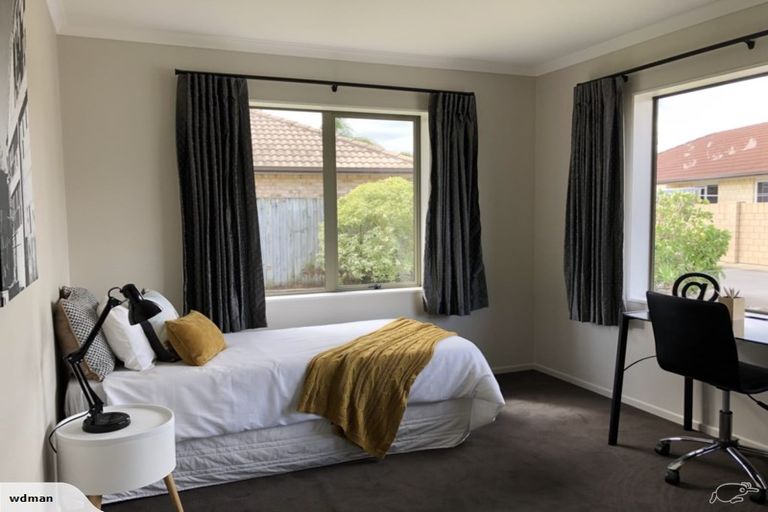 Photo of property in 2 Sophies Way, Papamoa Beach, Papamoa, 3118