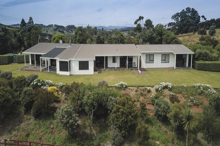 Photo of property in 43 Cable Bay Heights Drive, Cable Bay, 0420
