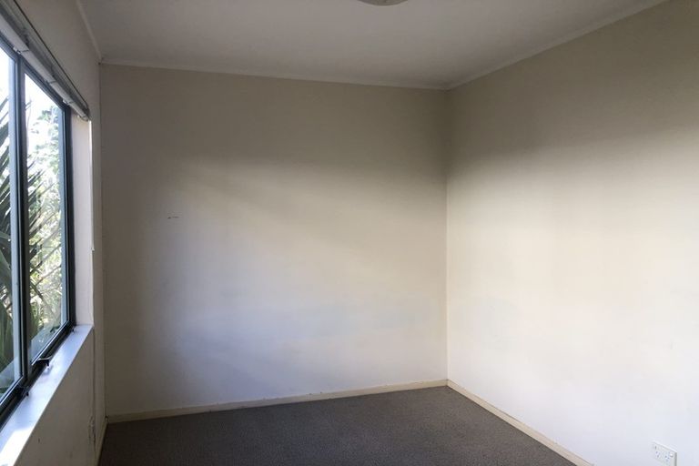 Photo of property in 726b East Coast Road, Pinehill, Auckland, 0632