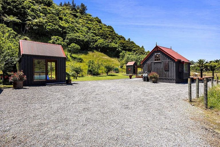 Photo of property in 145 Te Mahoe Road, Mokau, 4376