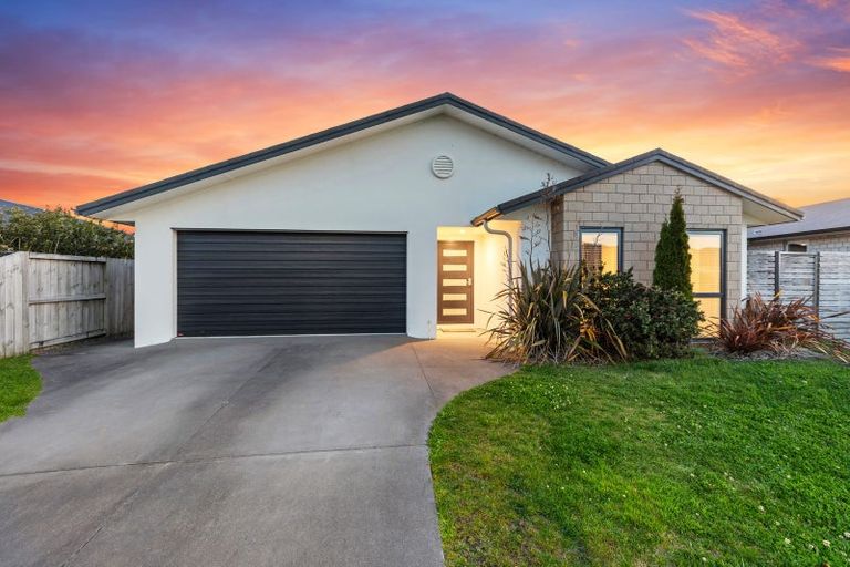 Photo of property in 81 Puhirake Crescent, Pyes Pa, Tauranga, 3112