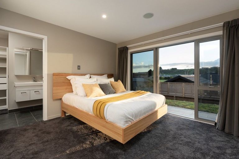 Photo of property in 4 Rochfort Crescent, Pyes Pa, Tauranga, 3112