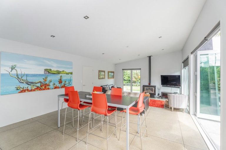 Photo of property in 40 Pauanui Beach Road, Pauanui, Hikuai, 3579