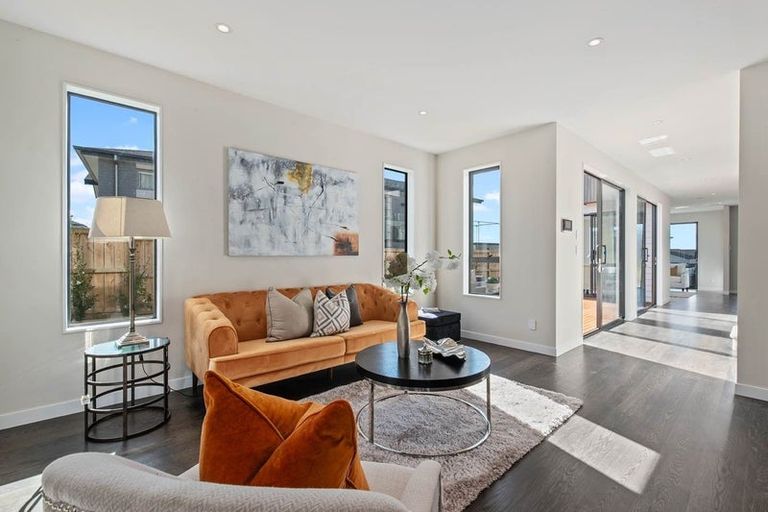 Photo of property in 32 Bounty Road, Long Bay, Auckland, 0630