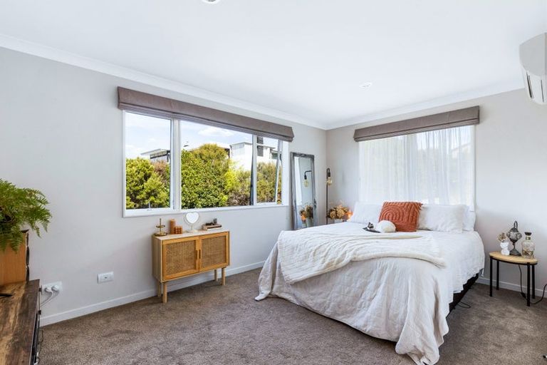 Photo of property in 9 Taraire Place, Orewa, 0931