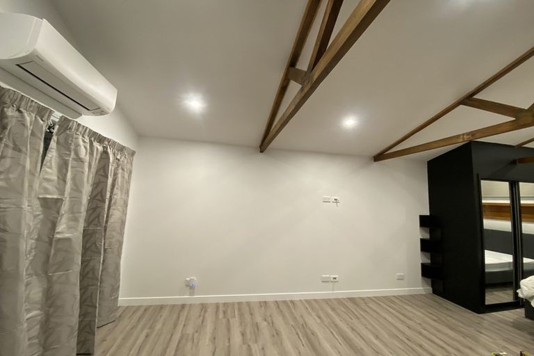 Photo of property in 110 Racecourse Road, Sockburn, Christchurch, 8042