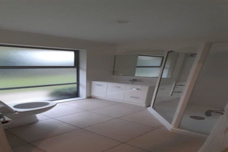 Photo of property in 4 The Oval, Hillmorton, Christchurch, 8024